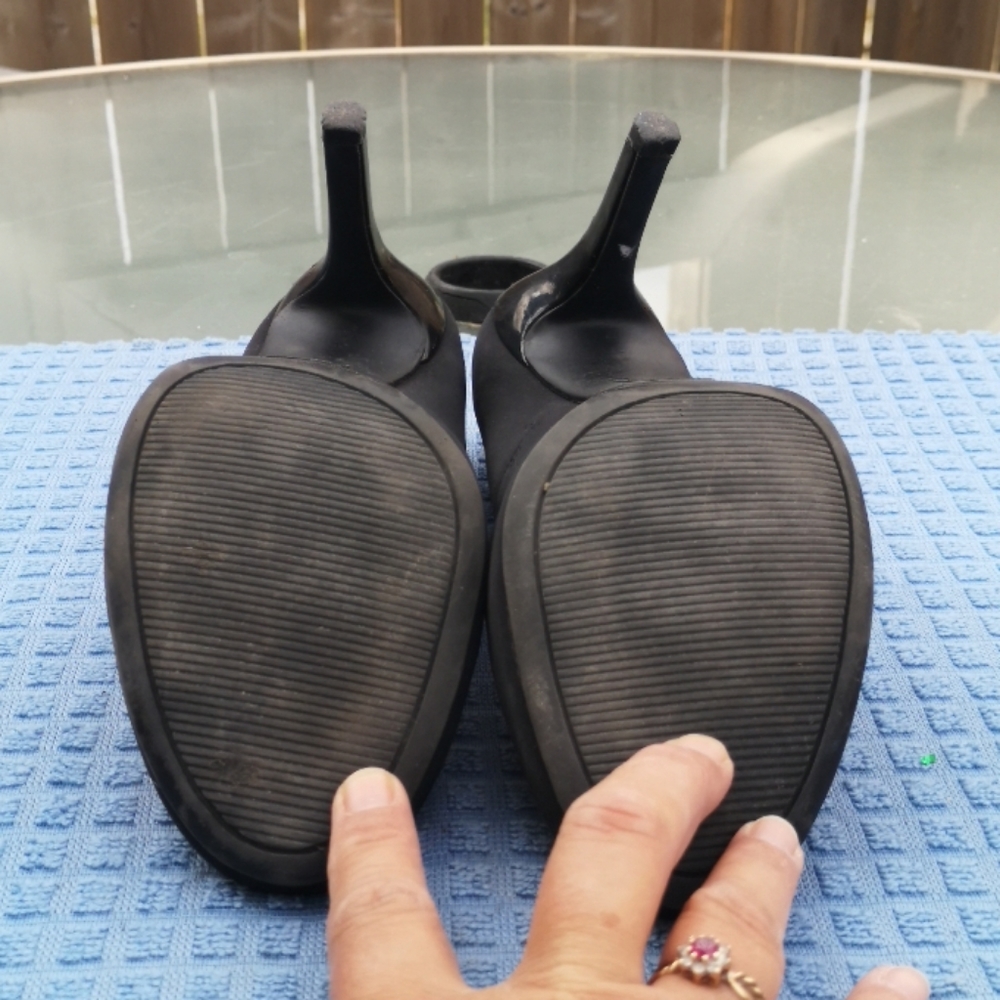 Shoes - Picture 3 of 3